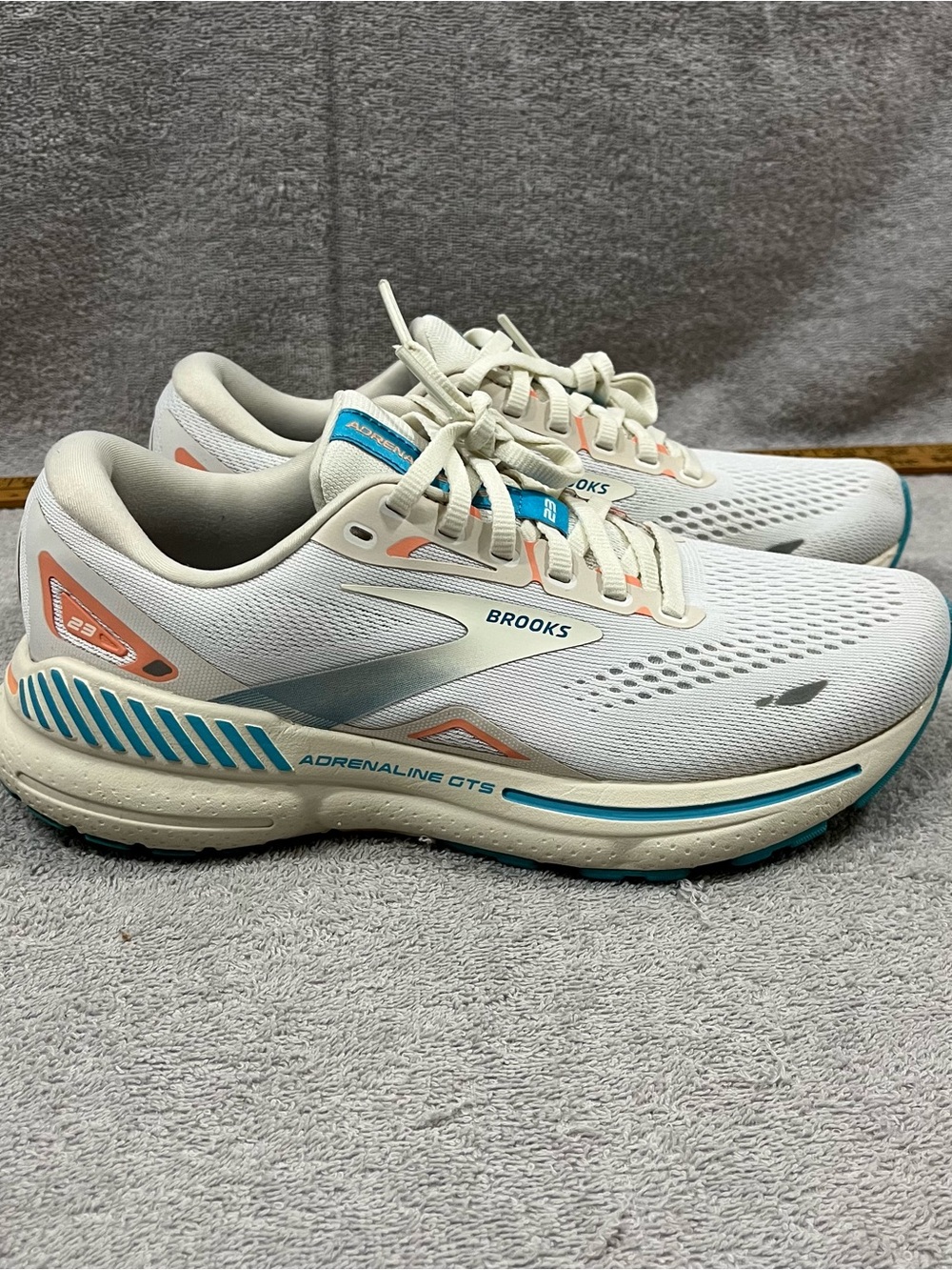 Brooks Adrenaline GTS 23 Coconut Papaya Blue Womens Size 7.5  1203811B152